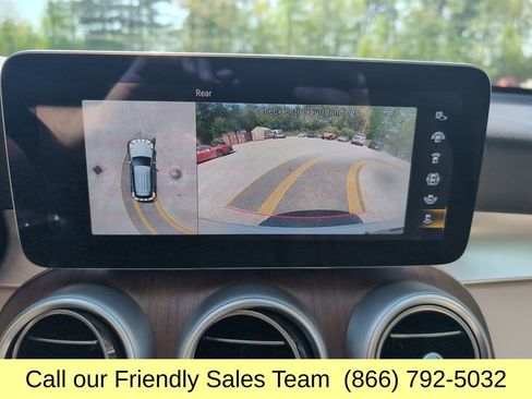 Used 2021 Mercedes-Benz GLC 300 4MATIC image 21