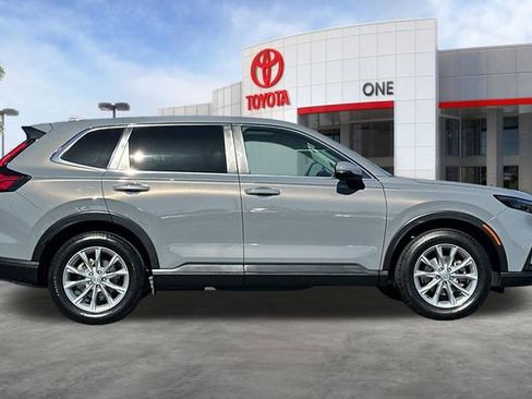 Used 2023 Honda CR-V EX-L image 3