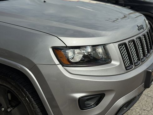Used 2015 Jeep Grand Cherokee Altitude AWD/4WD image 9