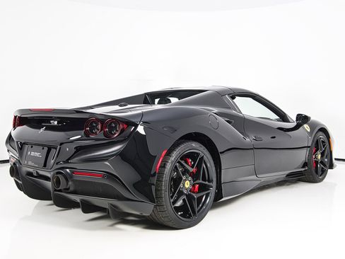 Certified 2021 Ferrari F8 Tributo RWD image 27
