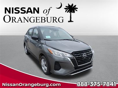 New 2025 Nissan Kicks Play S