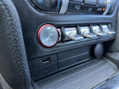 Used 2019 Ford Mustang GT Premium image 17