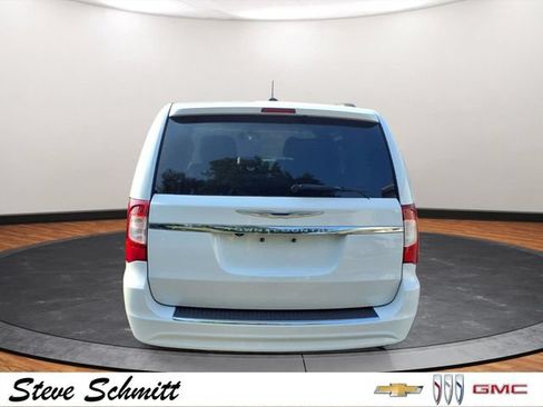 Used 2016 Chrysler Town & Country Touring w/ Driver Convenience Group FWD image 24