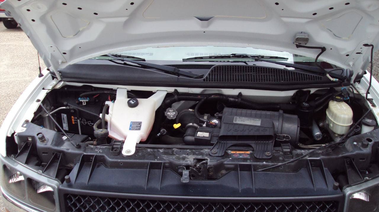 Used 2013 Chevrolet Express 1500 LS AWD/4WD image 26
