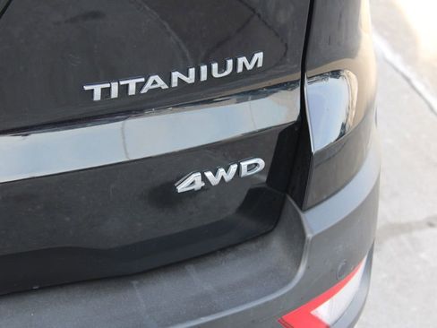 Used 2021 Ford EcoSport Titanium image 9