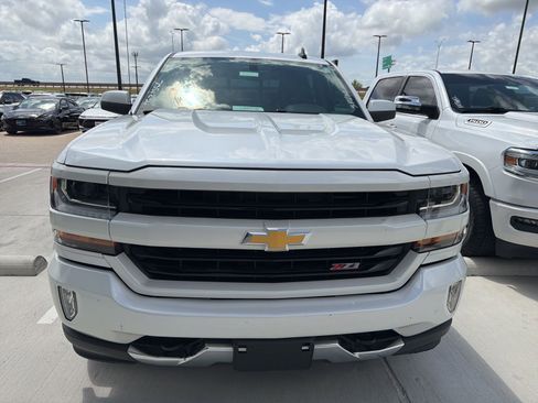 Used 2018 Chevrolet Silverado 1500 LT w/ All Star Edition image 2