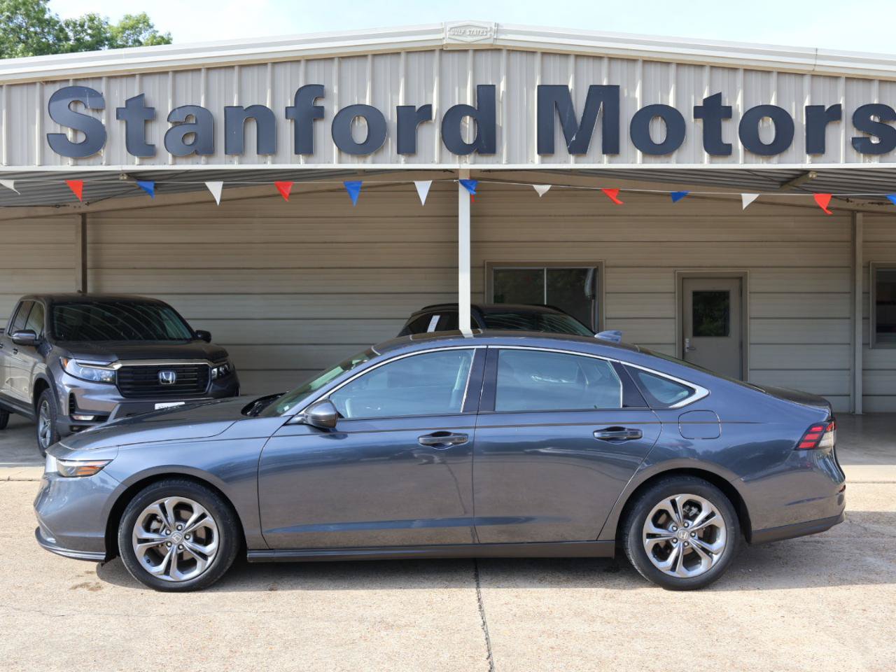 Used 2024 Honda Accord EX image 2