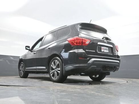 Used 2017 Nissan Pathfinder Platinum w/ Family Entertainment Package AWD/4WD image 34