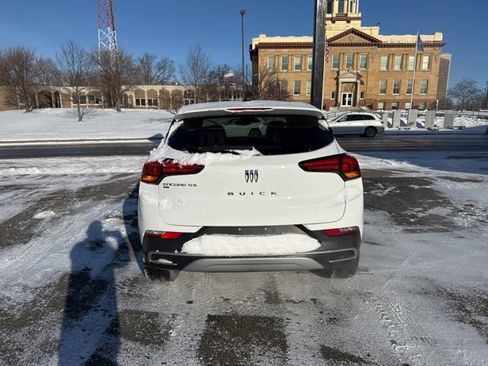 Used 2024 Buick Encore GX Preferred w/ Comfort Package image 4