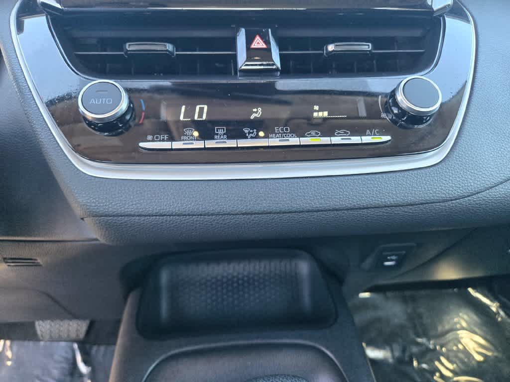 Used 2025 Toyota Corolla LE FWD image 15