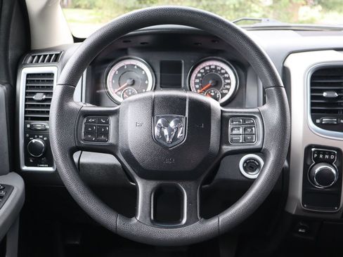 Used 2020 RAM 1500 Classic SLT RWD image 18
