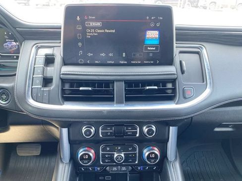 Used 2023 GMC Yukon XL SLT w/ SLT Premium Package AWD/4WD image 13