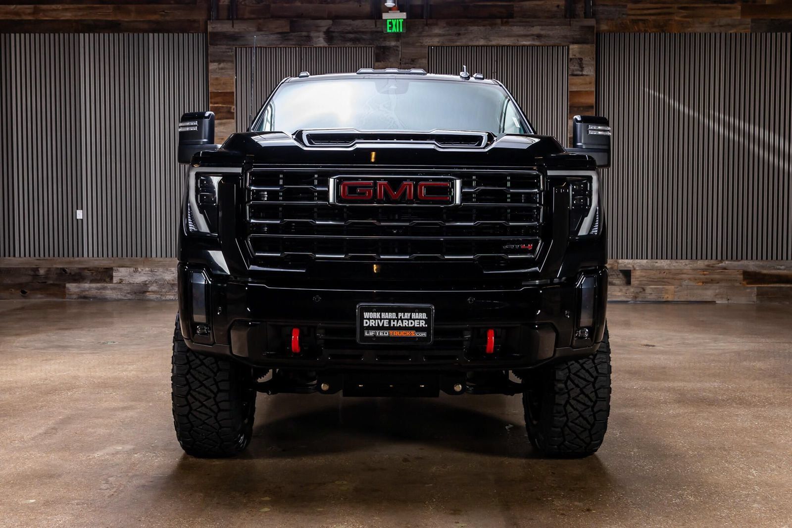 Used 2024 GMC Sierra 2500 AT4 w/ AT4 Premium Plus Package AWD/4WD image 4