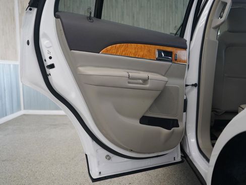 Used 2015 Lincoln MKX FWD w/ Equipment Group 102A image 36