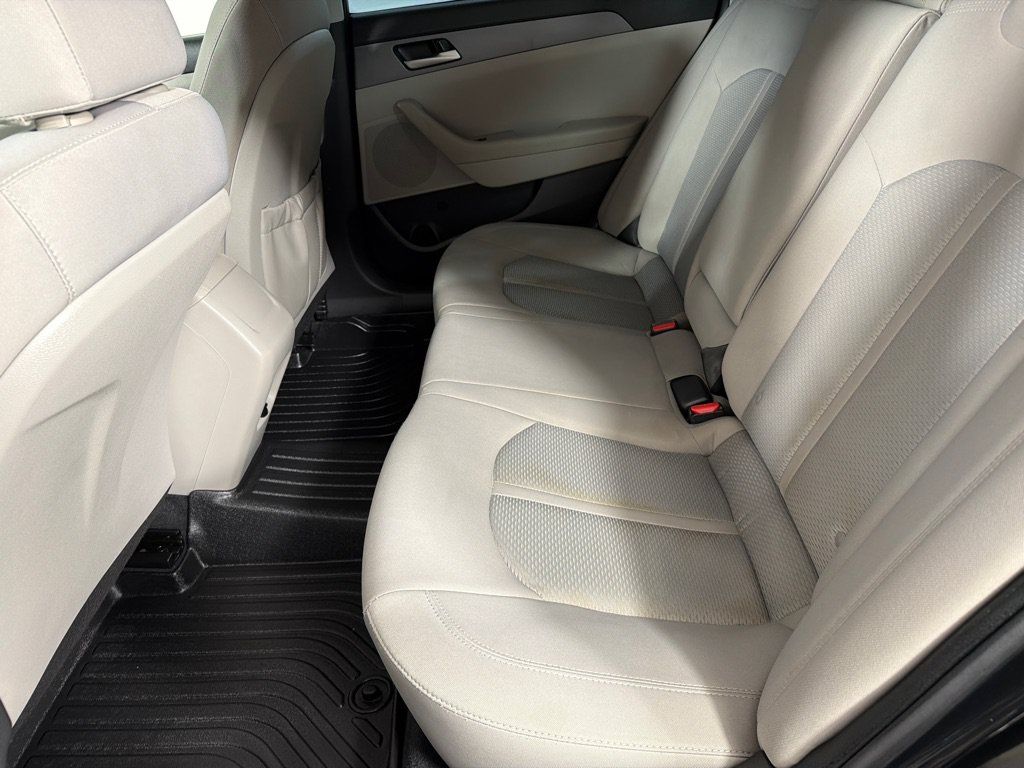 Used 2018 Hyundai Sonata SE FWD image 18