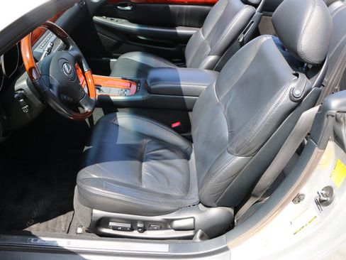 Used 2006 Lexus SC 430 Convertible w/ Preferred Accessory Pkg RWD image 22