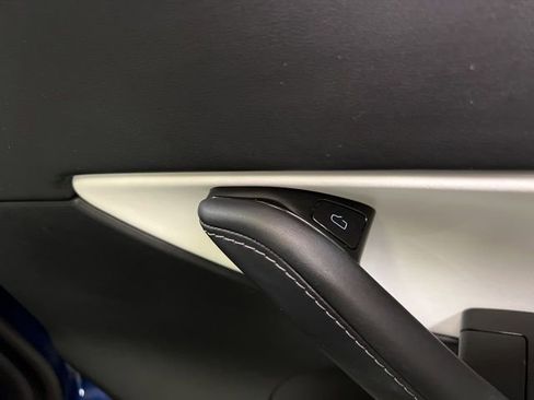 Used 2021 Tesla Model Y Long Range image 54