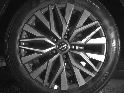 Used 2025 Nissan Altima 2.5 SV image 14