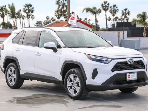Certified 2025 Toyota RAV4 XLE image 5