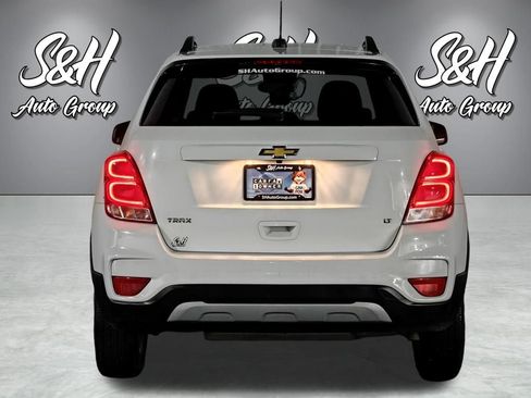 Used 2020 Chevrolet Trax LT w/ LT Convenience Package FWD image 21