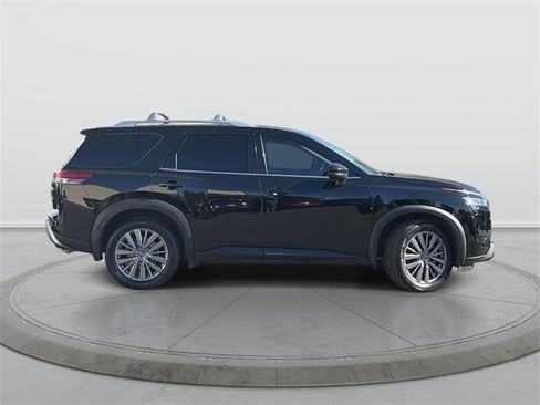 Used 2023 Nissan Pathfinder SL w/ SL Premium Package image 3