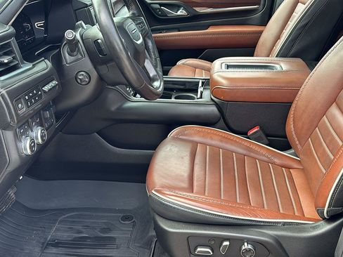 Certified 2023 GMC Yukon XL Denali Ultimate w/ LPO, Floor Liner Package AWD/4WD image 15