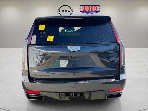 Used 2024 Cadillac Escalade Sport w/ LPO, ONYX Package image 3