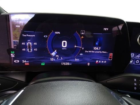 Used 2025 Chevrolet Equinox EV LT w/ Convenience Package FWD image 13