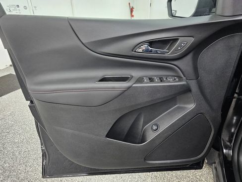 Used 2023 Chevrolet Equinox RS FWD image 13