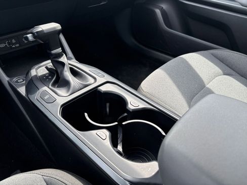 Used 2025 Kia K4 LXS image 40