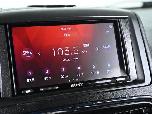 Used 2019 Dodge Grand Caravan SXT image 15