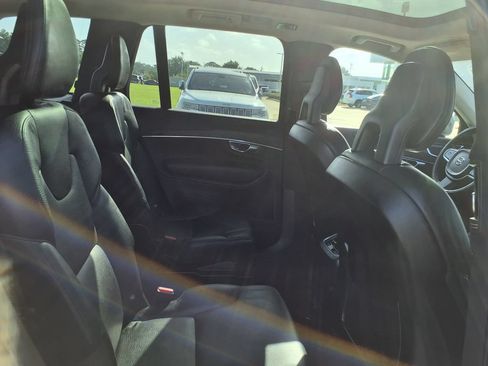 Used 2020 Volvo XC90 T6 Momentum AWD/4WD image 23