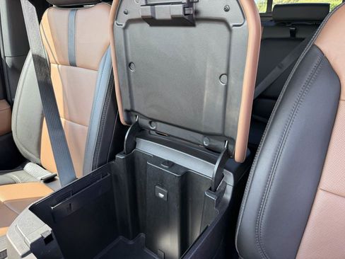 Used 2019 Chevrolet Silverado 1500 High Country w/ Technology Package AWD/4WD image 18