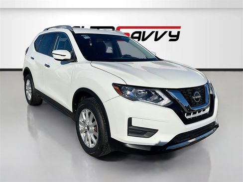 Used 2020 Nissan Rogue SV image 1