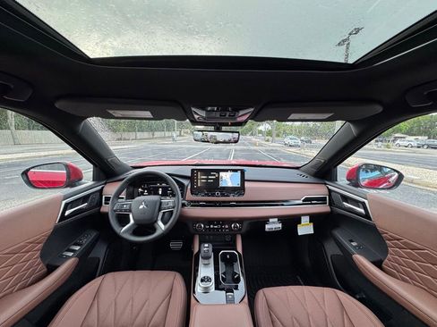 New 2025 Mitsubishi Outlander SEL image 28