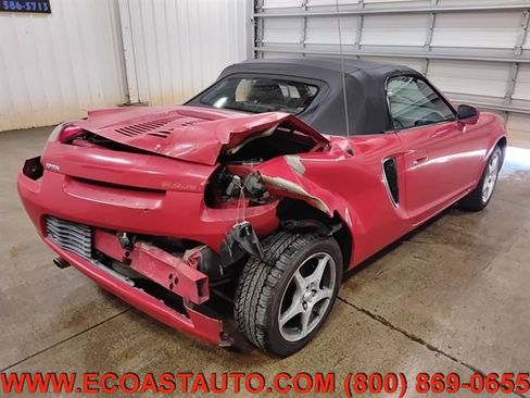 Used 2000 Toyota MR2 RWD image 3