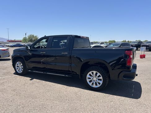 Used 2022 Chevrolet Silverado 1500 Custom w/ Safety Confidence Package RWD image 3