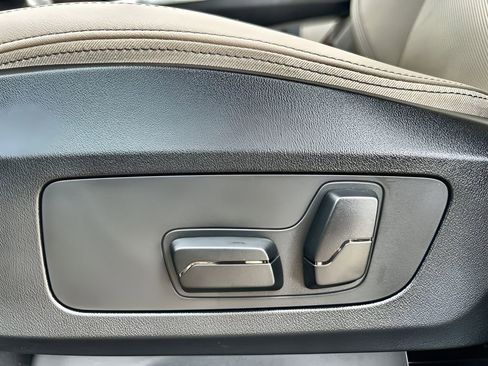 New 2025 BMW X1 xDrive28i w/ Technology Package image 16