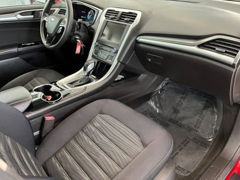 Used 2016 Ford Fusion SE image 15