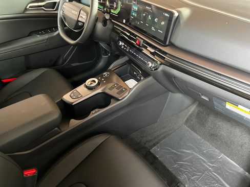 New 2026 Kia Sportage EX image 16