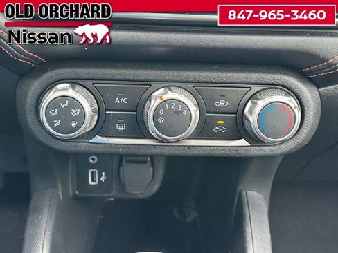 Used 2021 Nissan Versa SR image 18