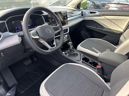 New 2025 Volkswagen Taos SE image 12