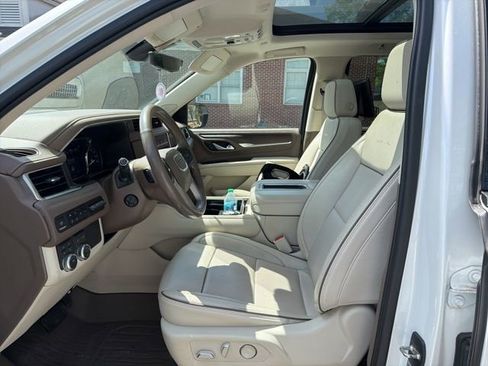 Used 2021 GMC Yukon Denali w/ Denali Premium Package image 11
