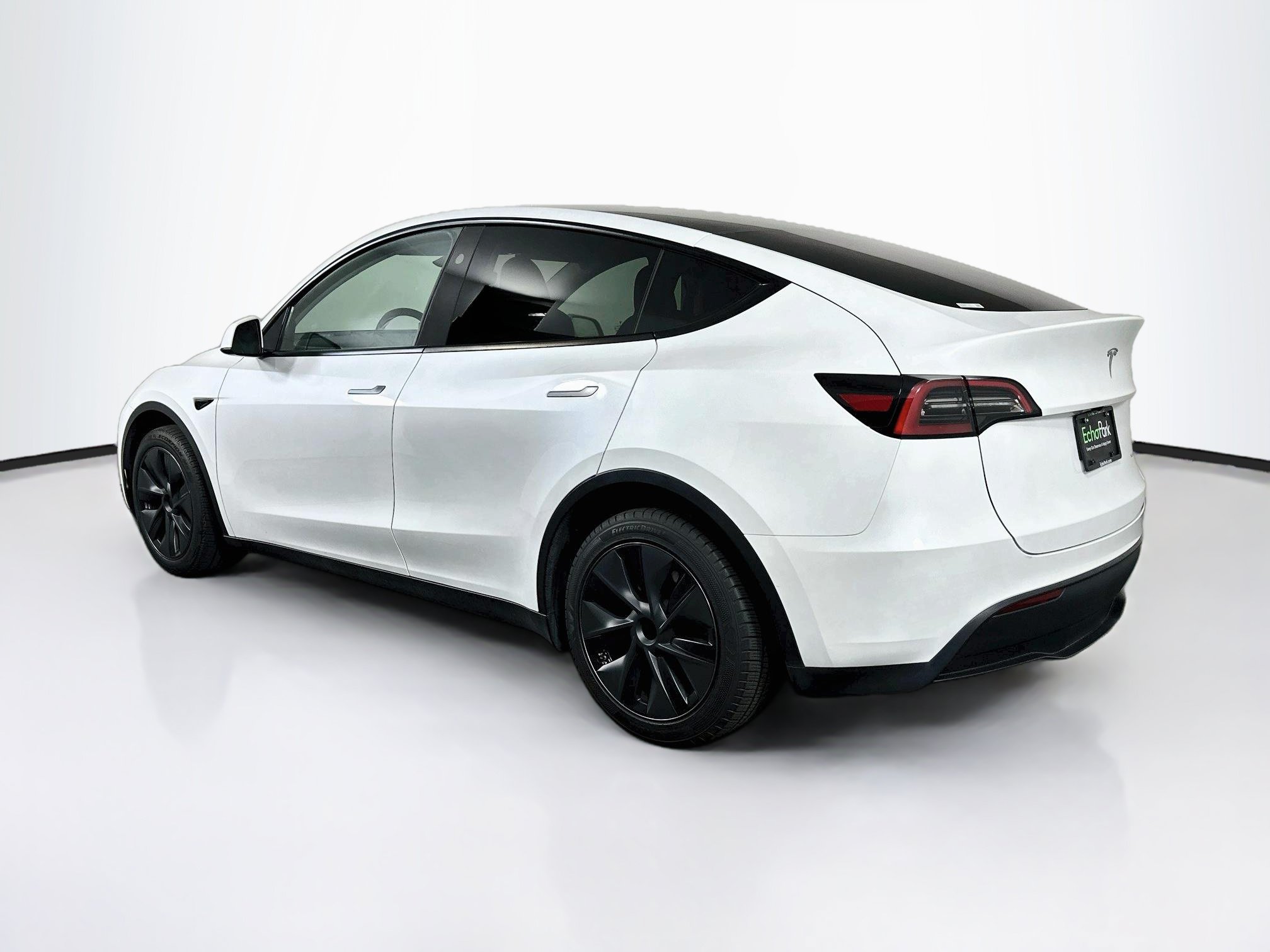 Used 2024 Tesla Model Y Long Range AWD/4WD image 5