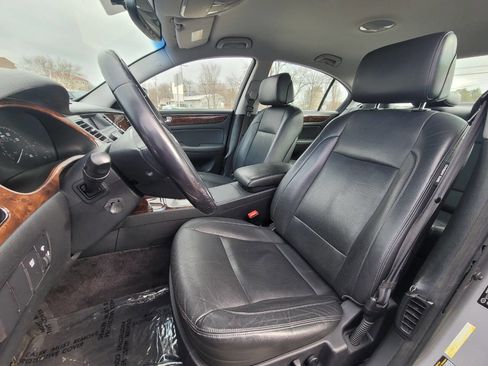 Used 2011 Hyundai Genesis 3.8 image 8