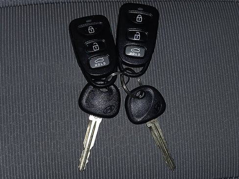 Used 2018 Hyundai Elantra SE FWD image 32