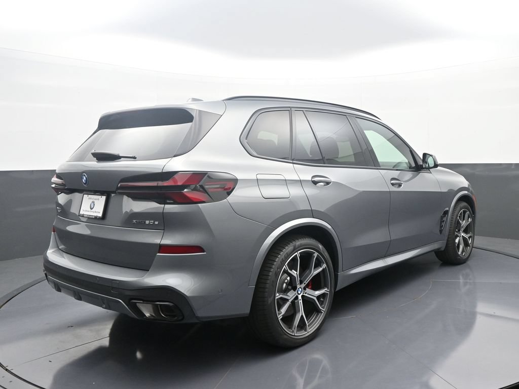 New 2026 BMW X5 xDrive50e w/ M Sport Package AWD/4WD image 7