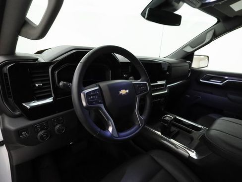 Used 2025 Chevrolet Silverado 1500 LTZ w/ Z71 Off-Road Package image 10