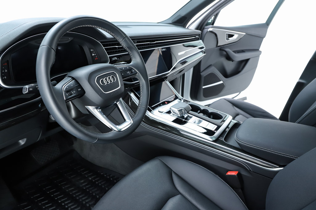 Used 2025 Audi Q7 3.0T Premium Plus w/ Premium Plus Package AWD/4WD image 23