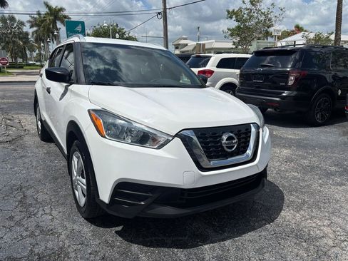 Used 2019 Nissan Kicks S FWD image 7